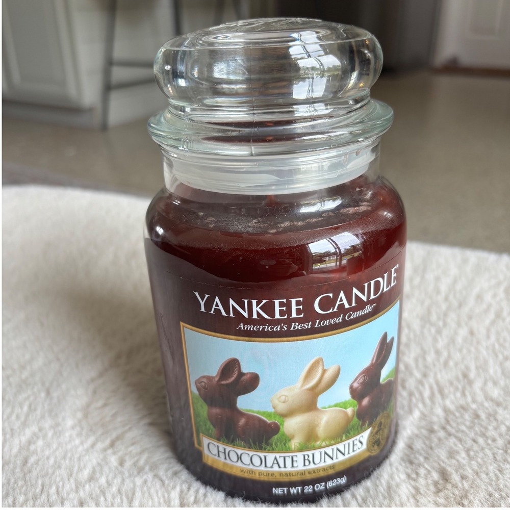 Yankee Candle Chocolate Bunnies 22 oz Like New Large Scented Candle Jar Easter